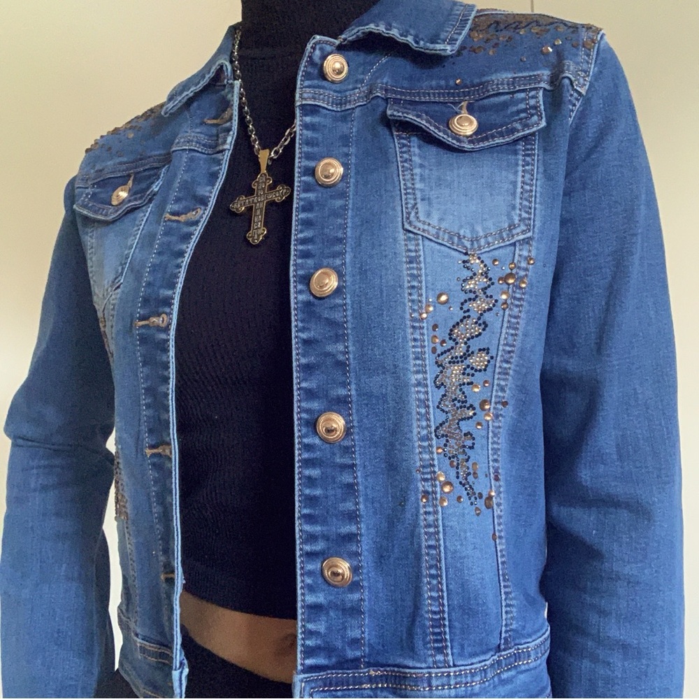 Vintage gold button embellished crop denim jean jacket - Picture 3 of 9